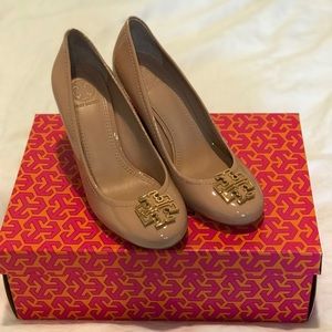Tory Burch Melinda Wedge 85MM Soft Patent Calf